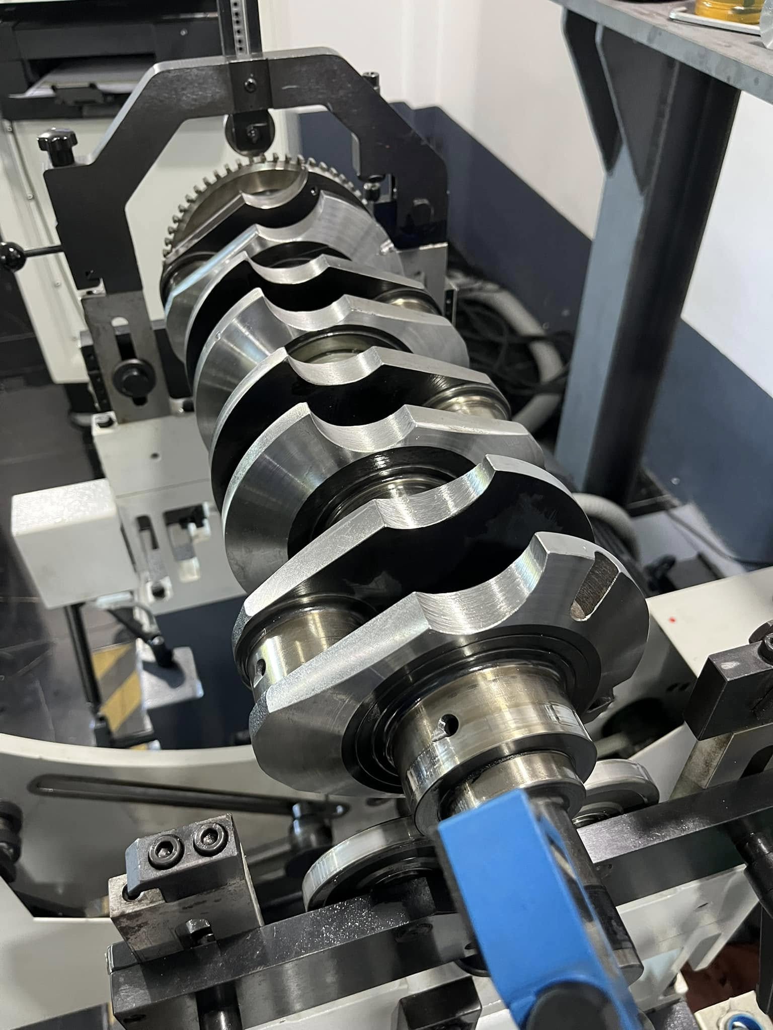 MRX] 4JJ1 MRX CRANKSHAFT – Diesel Racing Shop